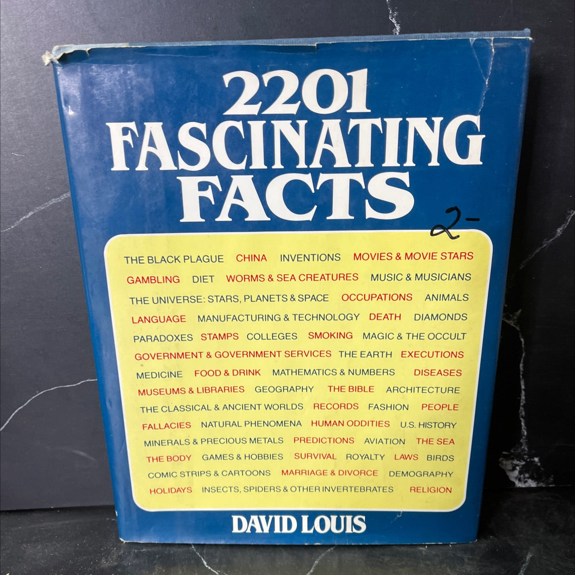 2201 fascinating facts book, by David Louis Carroll, 1983 Hardcover, Vintage image 1