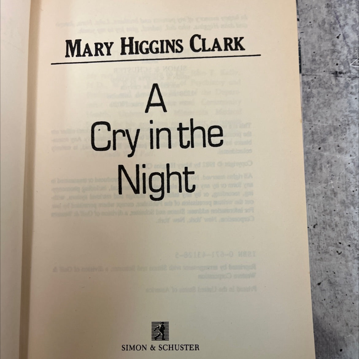 a cry in the night book, by mary higgins clark, 1982 Hardcover image 2