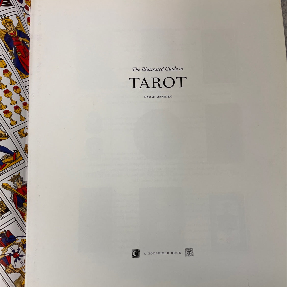 alet of cup viii the illustrated guide to tarot book, by naomi ozaniec, 1999 Hardcover image 2