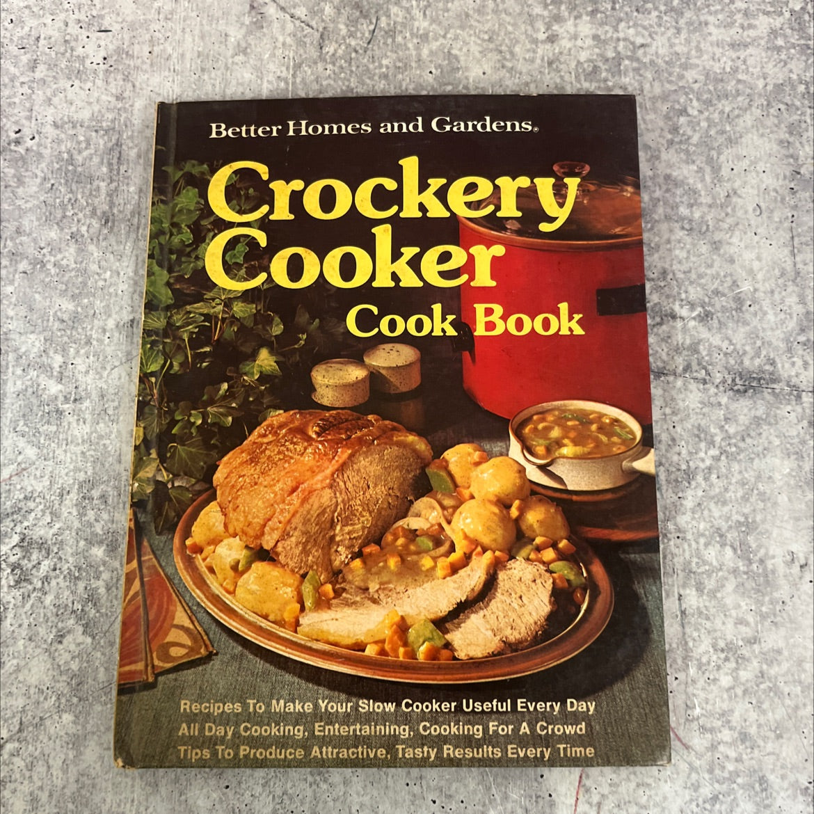 better homes and gardens crockery cooker cook book book, by better homes and gardens, 1976 Hardcover image 1