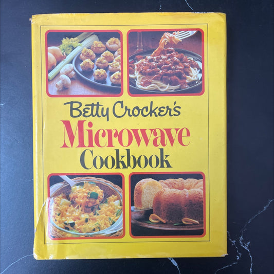 betty crocker's microwave cookbook book, by betty crocker, 1981 Hardcover, Vintage image 1