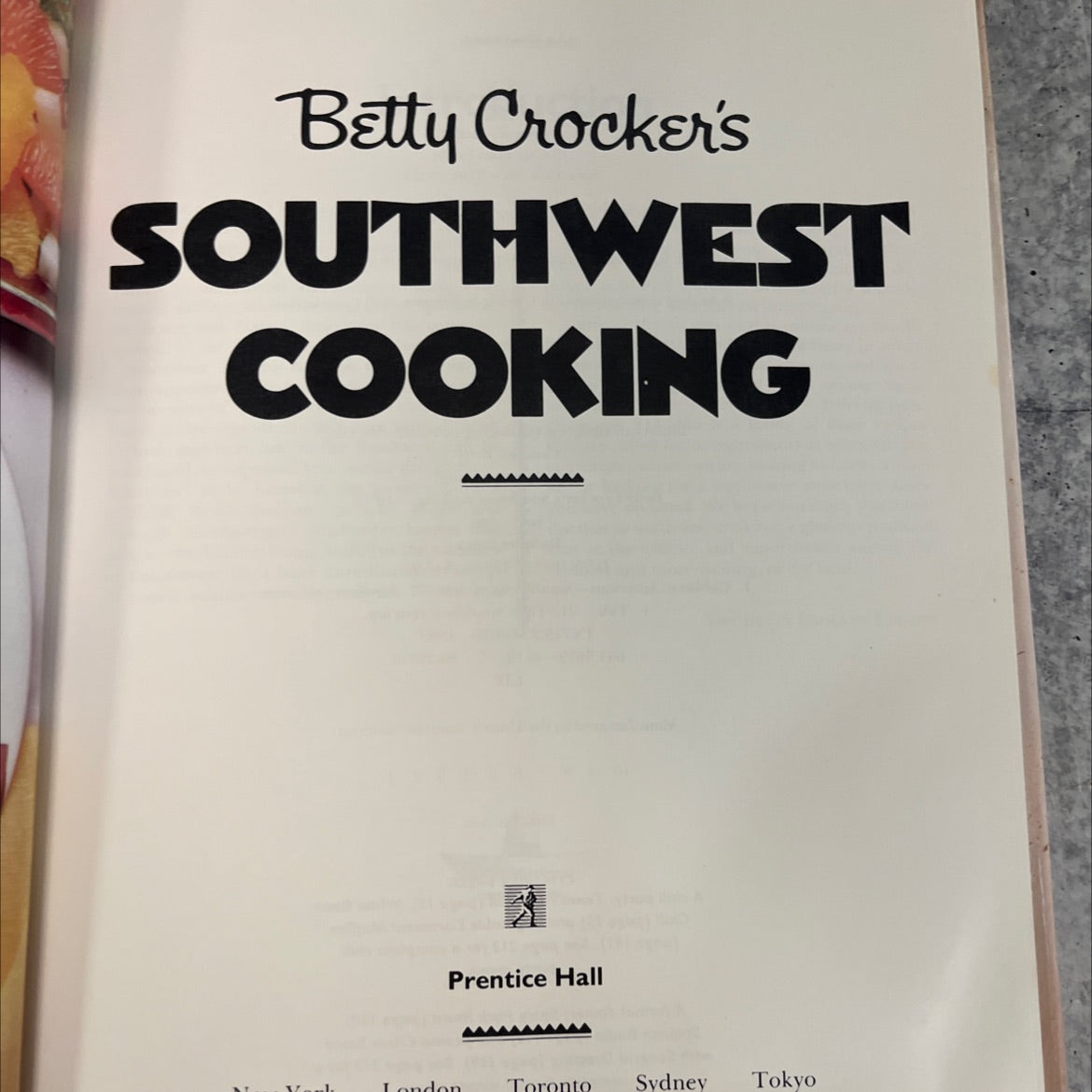 betty crocker's southwest cooking book, by betty crocker, 1989 Hardcover image 2