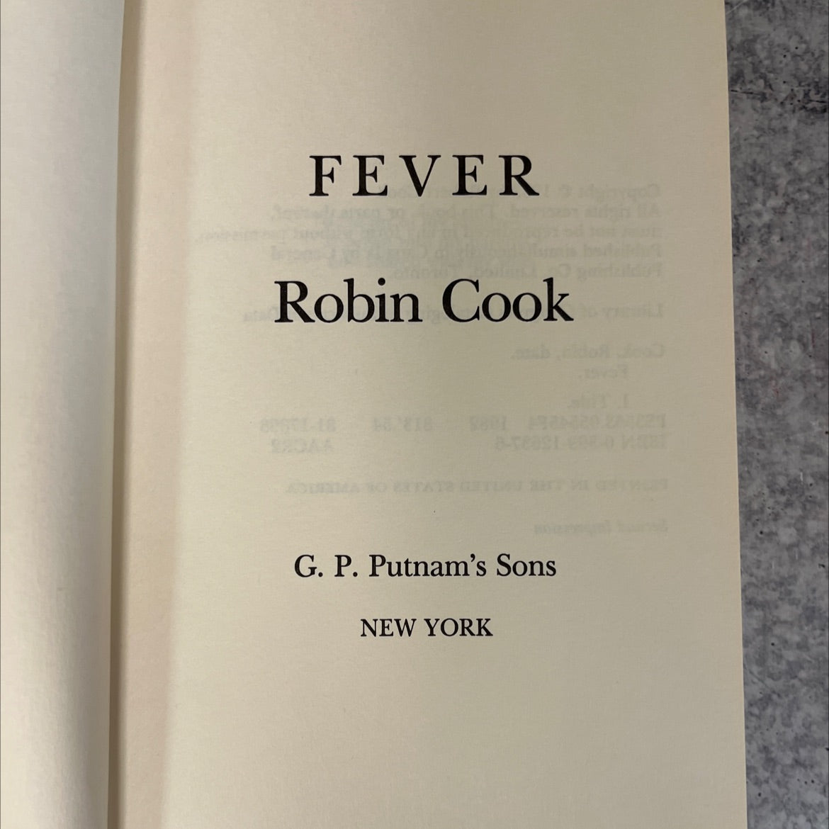 fever book, by robin cook, 1982 Hardcover image 2