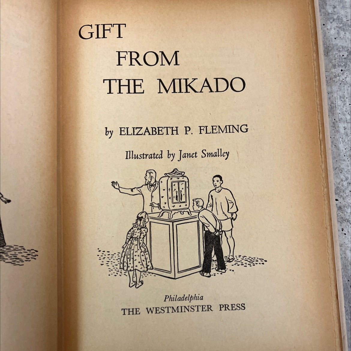 gift from the mikado book, by elizabeth p. fleming, 1958 Hardcover, Vintage image 2