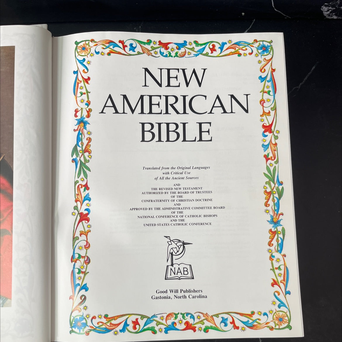 holy bible: new american bible book, by Confraternity of Christian Doctrine, 1992 Leather image 2