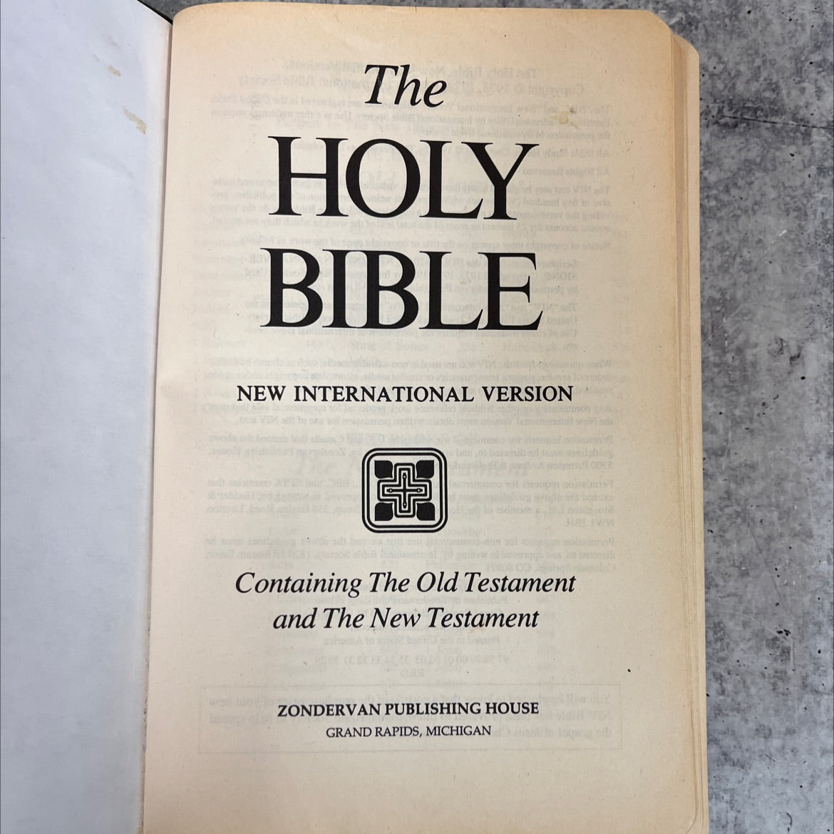 holy bible, new international version book, by International Bible Society, 1984 Leather, Vintage, NIV image 2