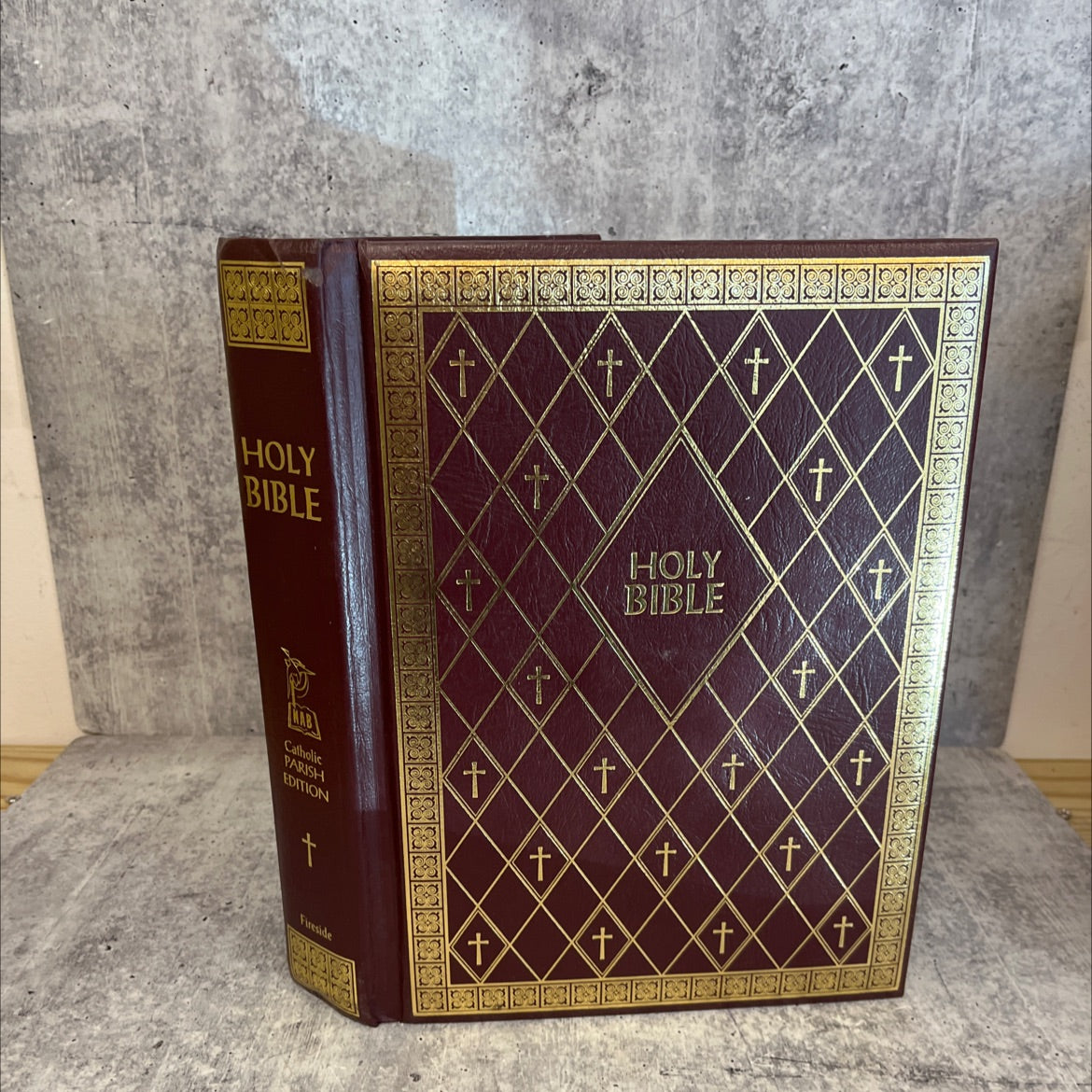 holy bible: the new american bible book, by unknown, 1991 Leather image 1