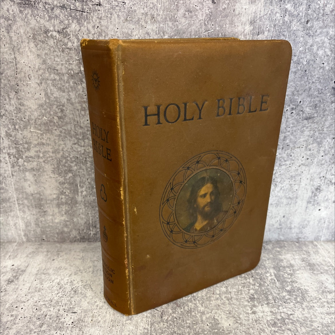 holy bible catholic action edition confraternity text book, by unknown, 1953 Leather, Vintage image 1