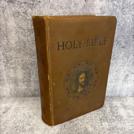 holy bible catholic action edition confraternity text book, by unknown, 1953 Leather, Vintage image 1