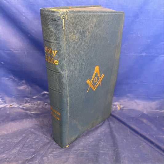 holy bible masonic edition temple-illustrated pronouncing book, by A. J. Holman Company, 1957 Leather image 1