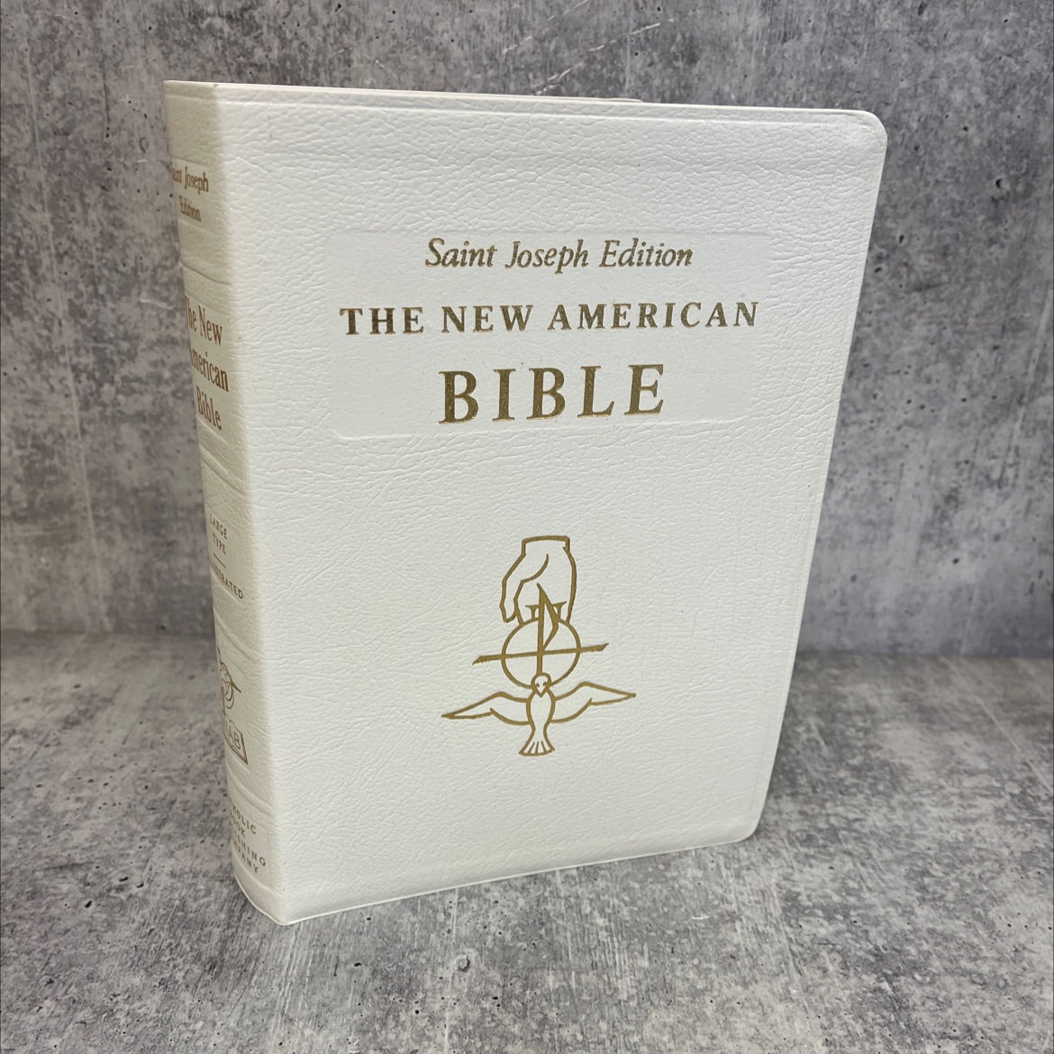 holy bible new american bible book, by confraternity of christian doctrine, 1991 Leather image 1