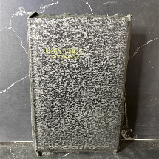 holy bible red letter edition book, by unknown, 1970 Leather, Vintage, Red Letter Edition image 1