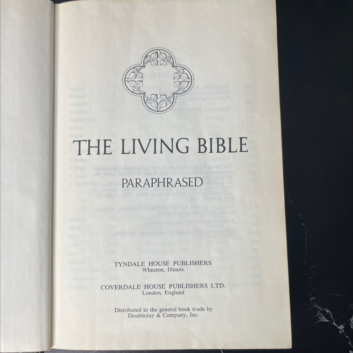 holy bible the living bible paraphrased book, by Tyndale House Publishers, 1971 Hardcover, Vintage, Heavily Used image 2