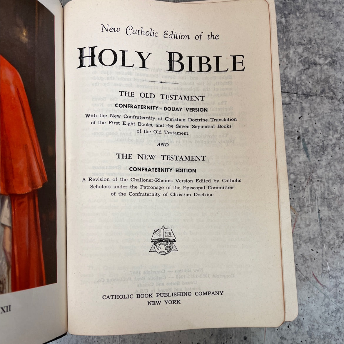 holy bible book, by unknown, 1957 Leather, Vintage image 2