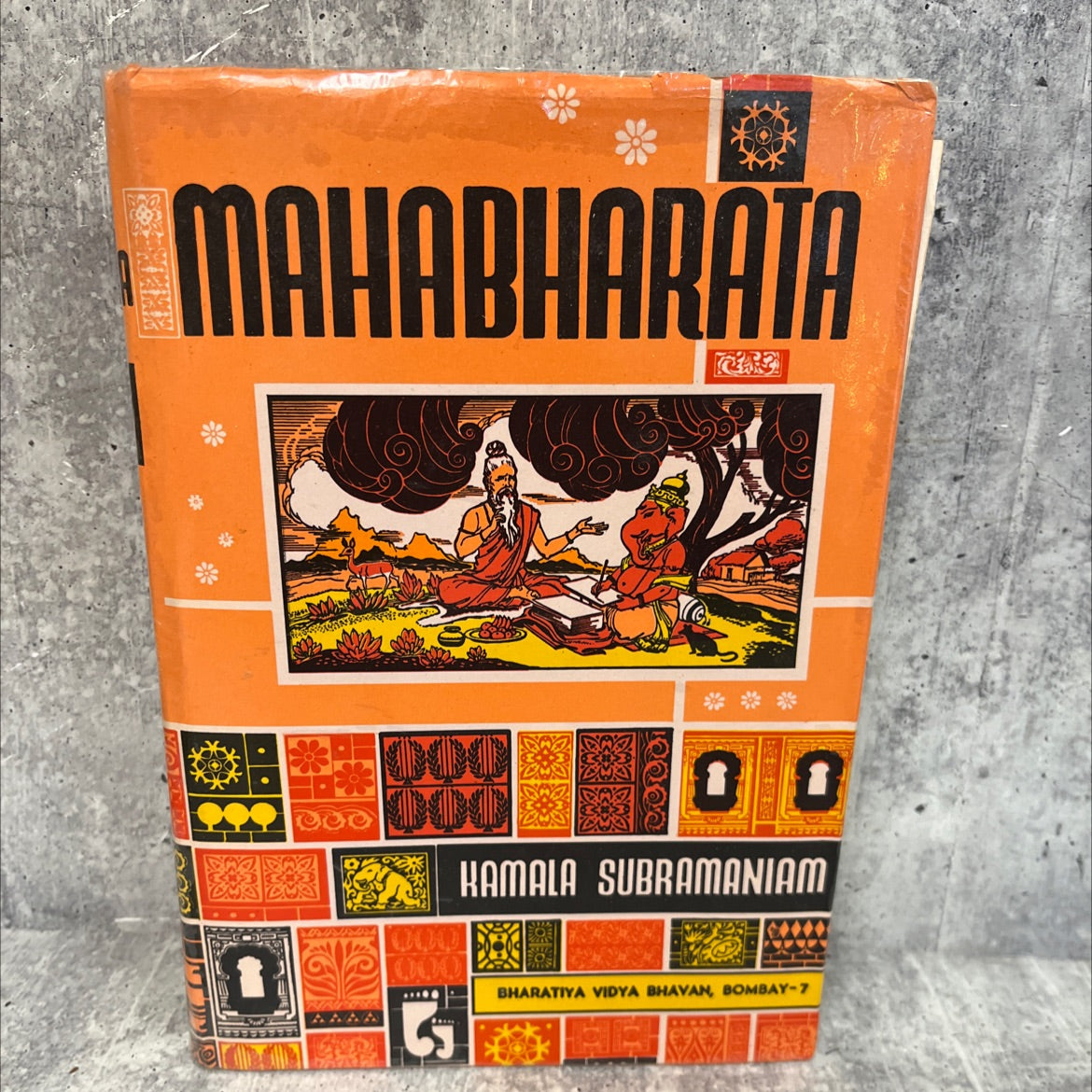 mahabharata book, by kamala subramaniam, 1990 Hardcover image 1