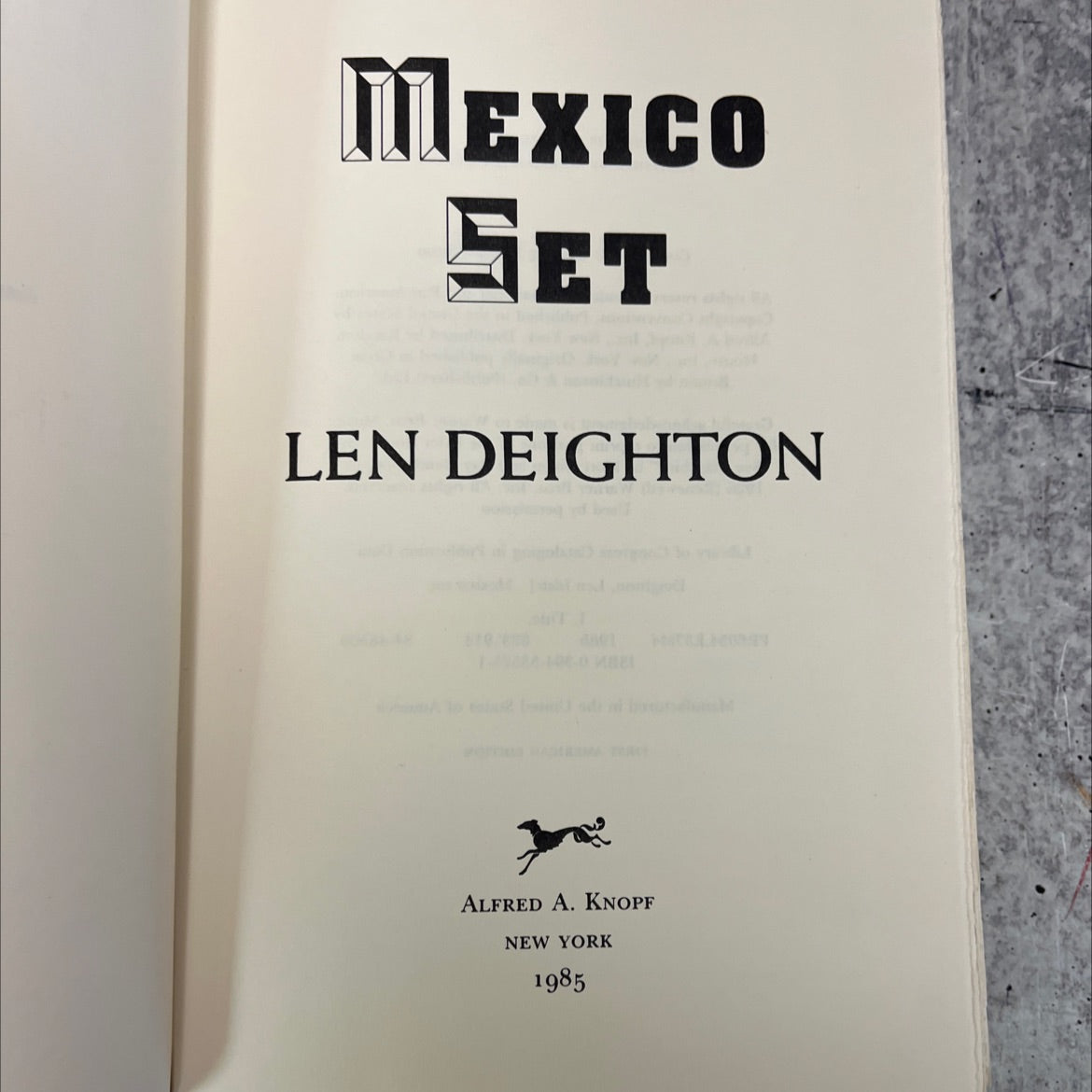 mexico set book, by len deighton, 1985 Hardcover, First Edition, Vintage image 2