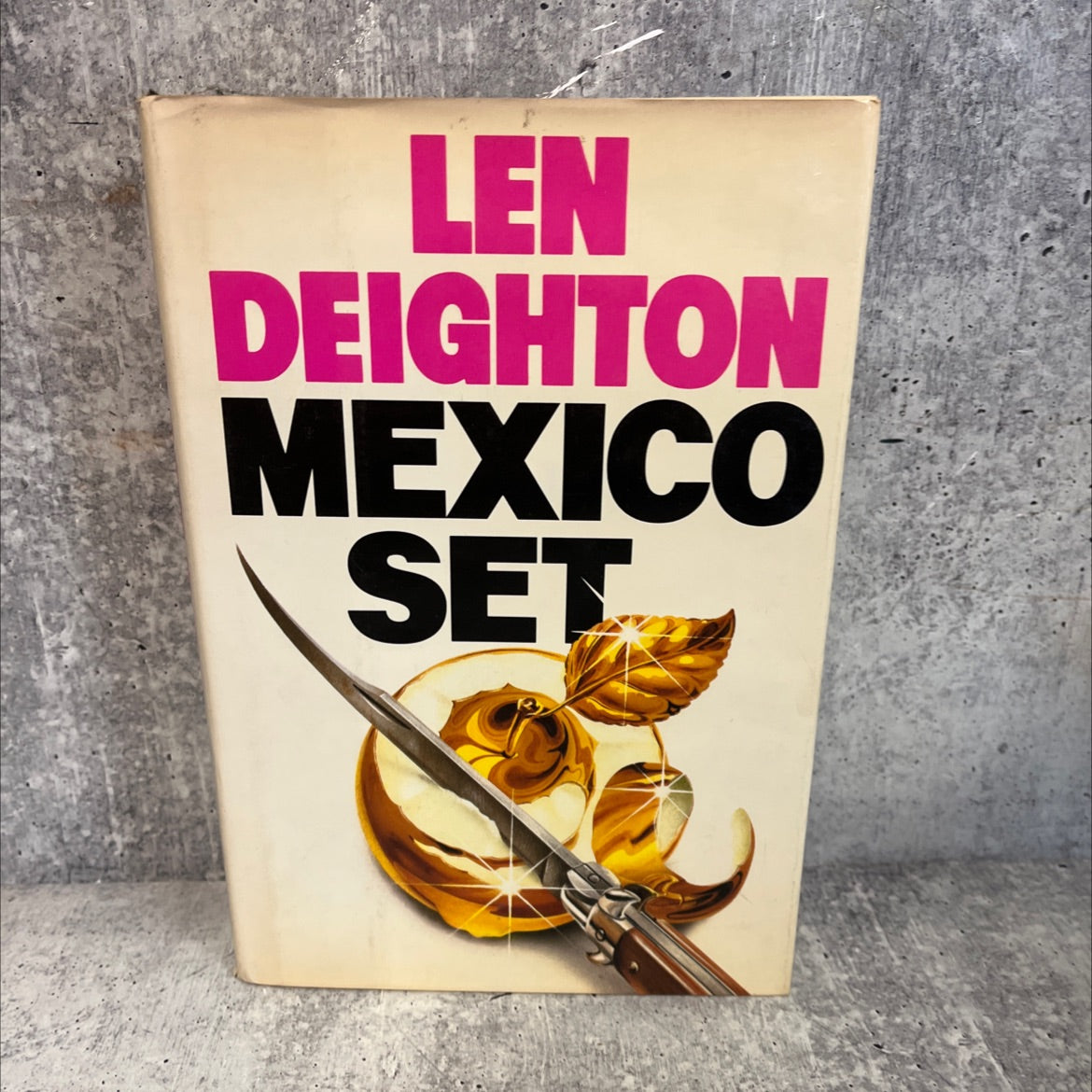 mexico set book, by len deighton, 1985 Hardcover, First Edition, Vintage image 1