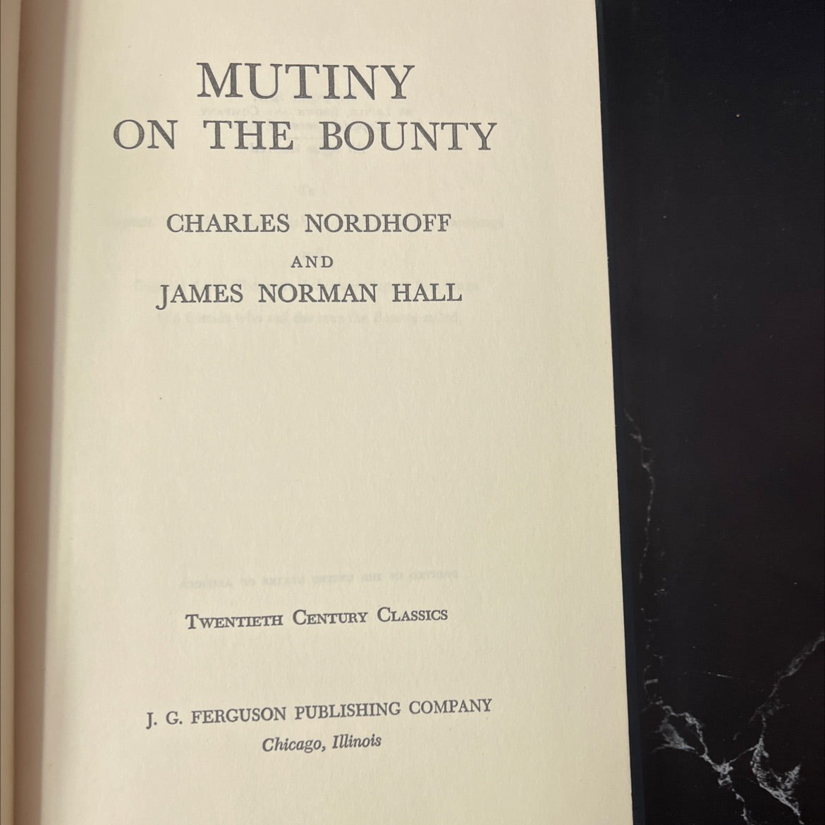 mutiny on the bounty book, by charles nordhoff and james norman hall, 1960 Hardcover, Vintage image 2