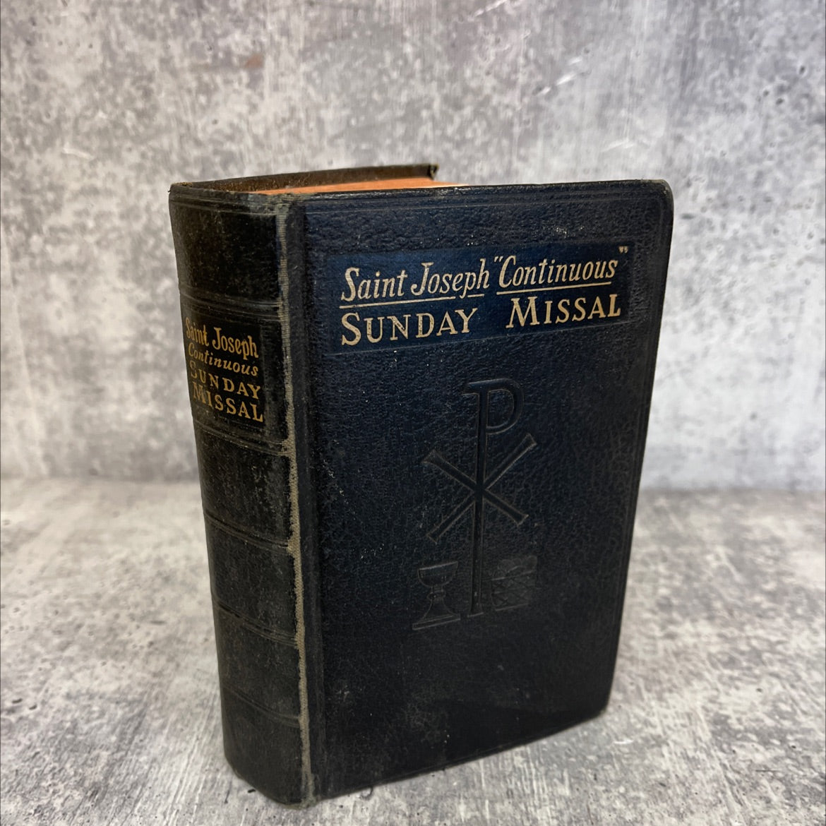 saint joseph continuous sunday missal book, by rev. hugo hoever, 1963 Leather, Vintage image 1