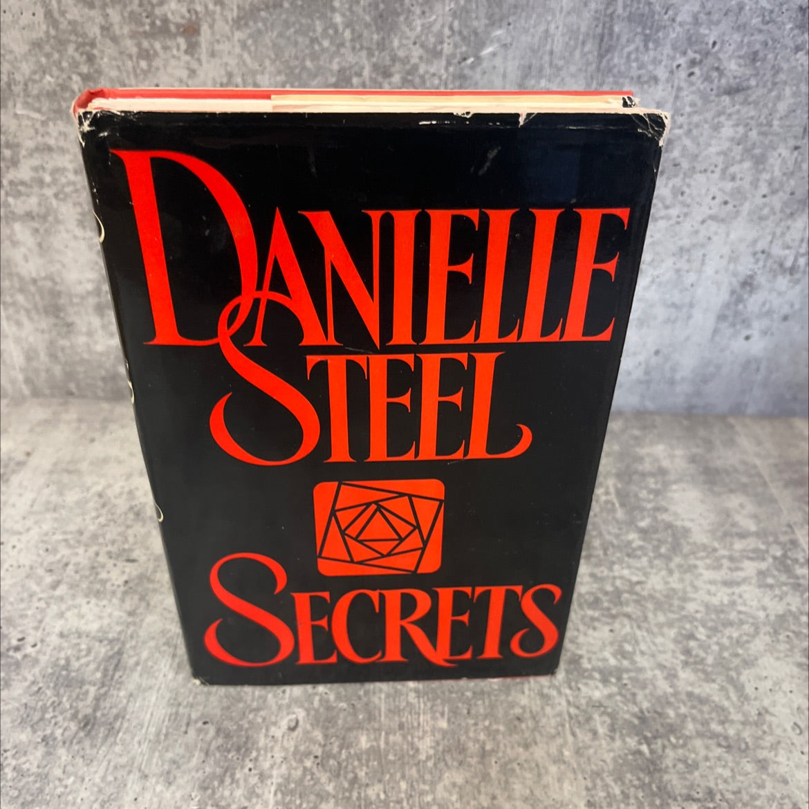 secrets book, by Danielle Steel, 1991 Hardcover image 1