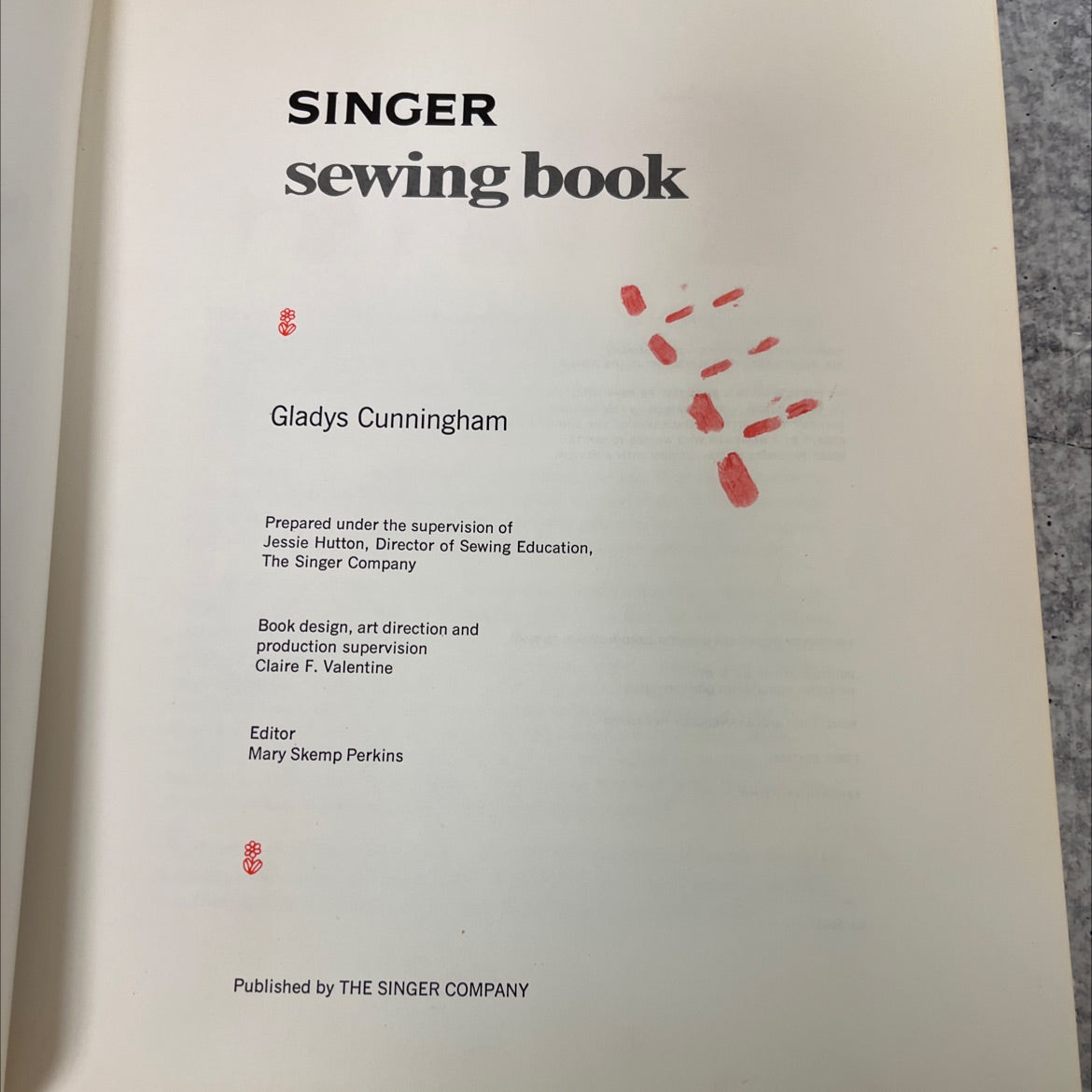 singer sewing book book, by gladys cunningham, 1969 Hardcover, Vintage, Heavily Used image 2