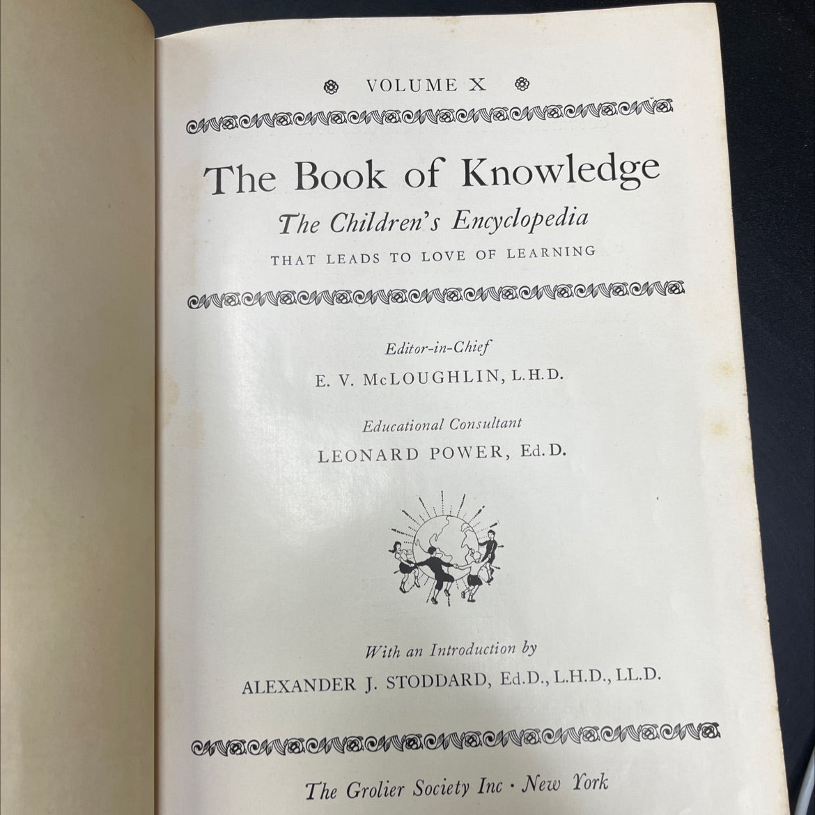 the book of knowledge the children's encyclopedia book, by E. V. McLoughlin, 1951 Hardcover image 2