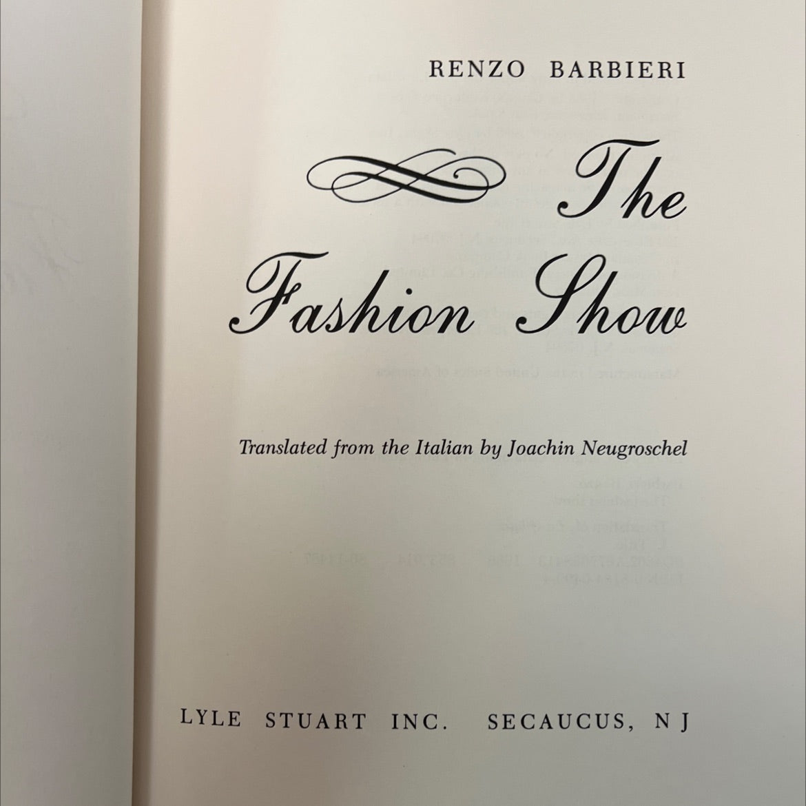 the fashion show book, by renzo barbieri, 1986 Hardcover image 2