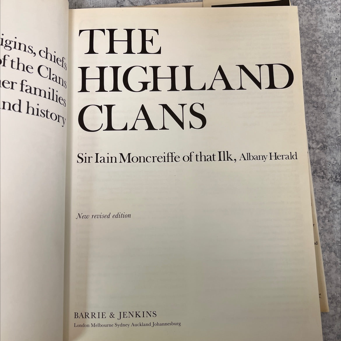 the highland clans book, by sir iain moncreiffe of that ilk, 1982 Hardcover image 2