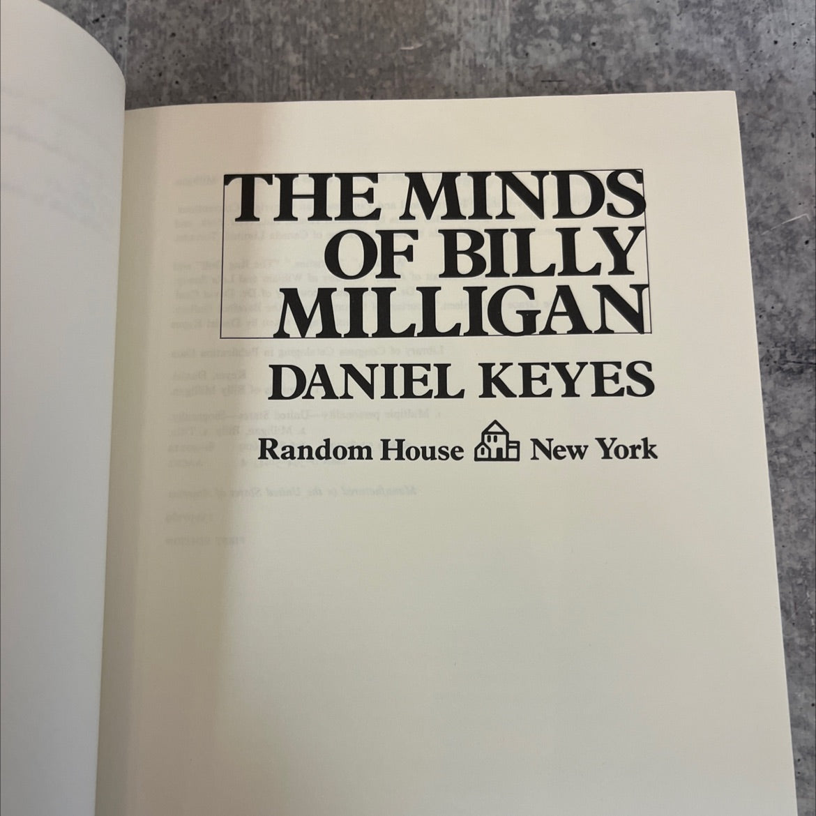 the minds of billy milligan book, by daniel keyes, 1981 Hardcover image 2