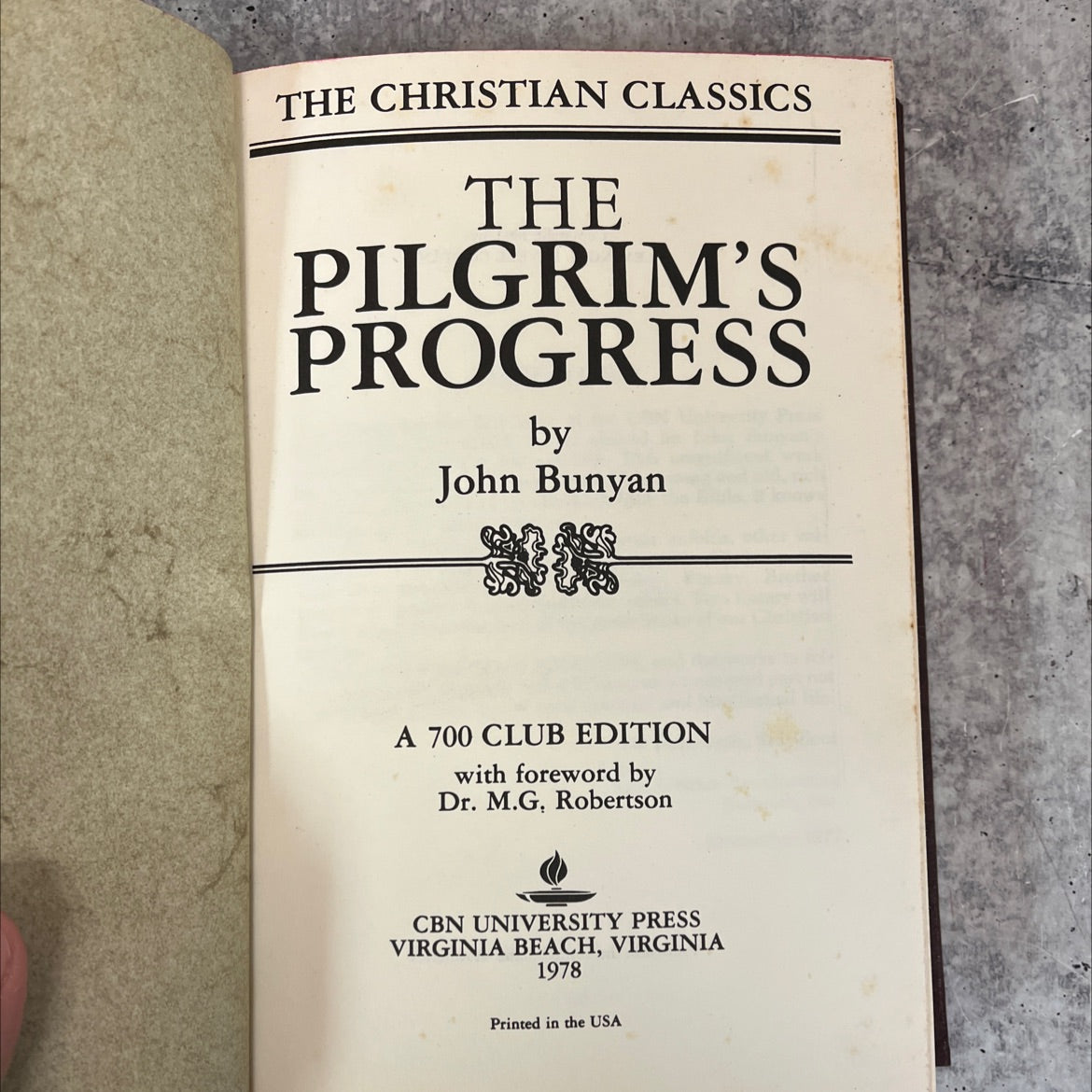 the pilgrim's progress book, by john bunyan, 1978 Leather, Vintage image 2