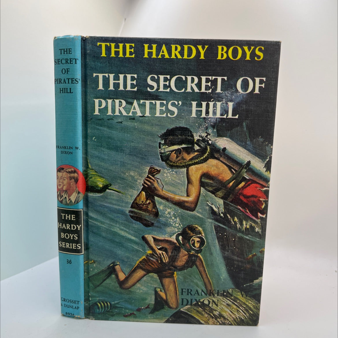 the secret of pirates' hill book, by franklin w. dixon, 1986 Hardcover image 1